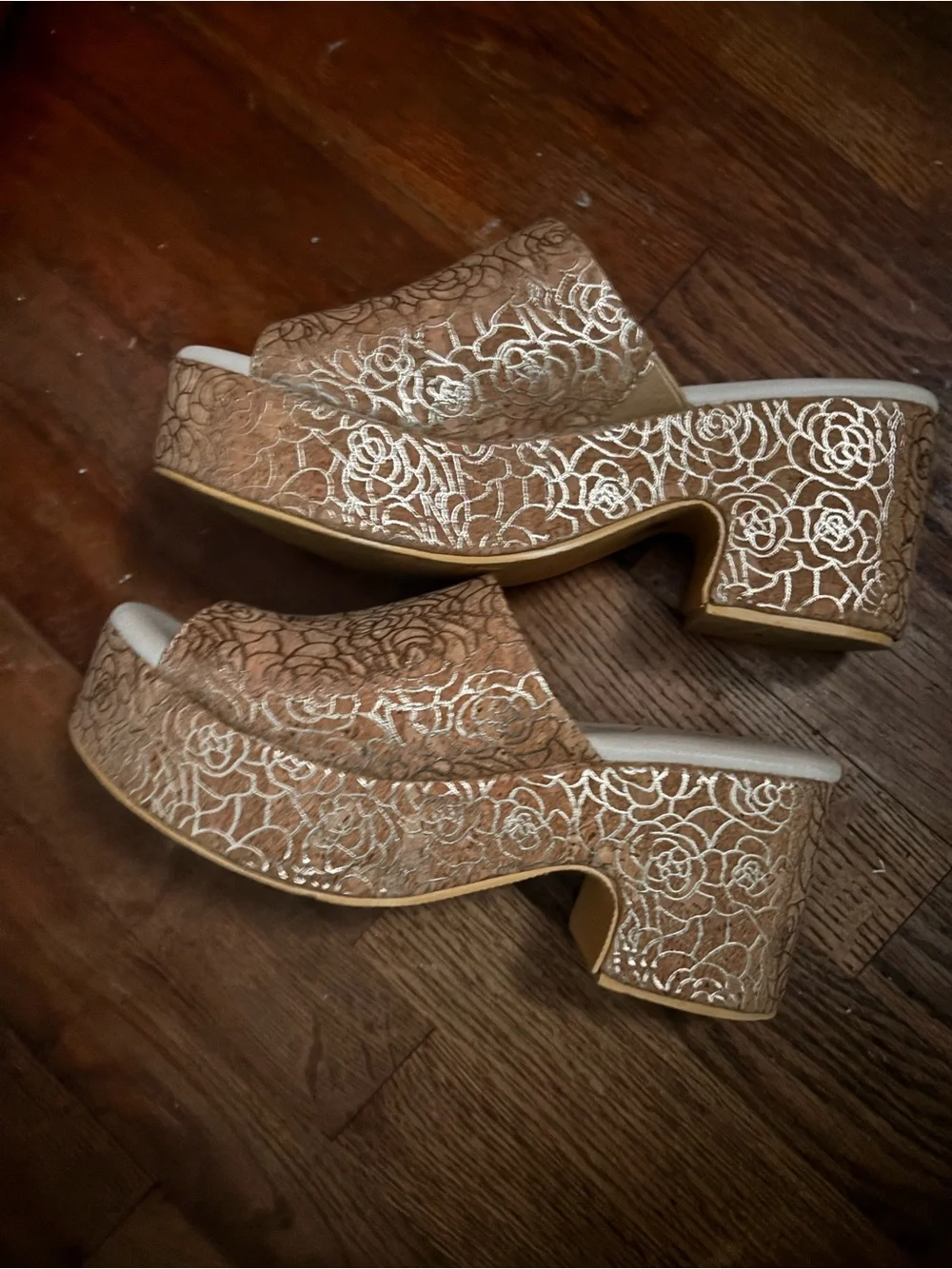 BEACH by MUK LUKS Tan Platform Slide Sandals